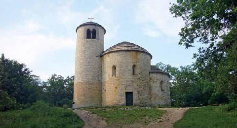 Rotunda sv. Jiřího a sv. Vojtěcha - Říp