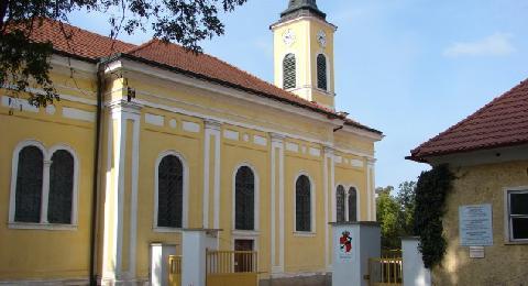 Zámek a Kladruby nad Labem